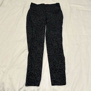 Lululemon Base Pace 25” Black Leopard Print - Size 6